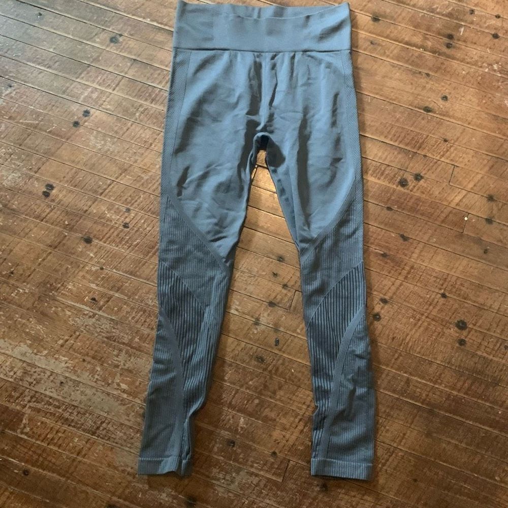 Zyia Gray Grid Performance L Compression Workout … - image 1